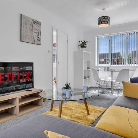 Stylish 3Br Home - Beautiful Garden - Parking 웨스트브로미치 외부 사진